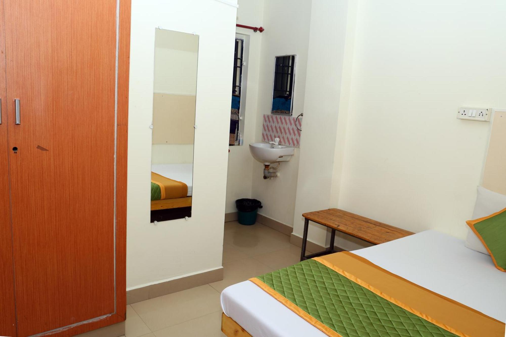Royal Green Airport Transit Accommodation Chennai Exterior photo